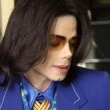 Michael Jackson arrives at the Santa Barbara County courthouse.