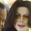 Michael Jackson arrives at the Santa Barbara County courthouse.