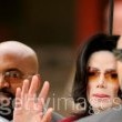 Michael Jackson arrives at the Santa Barbara County courthouse.