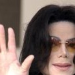 Michael Jackson arrives at the Santa Barbara County courthouse.
