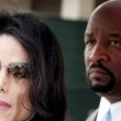 Michael Jackson arrives at the Santa Barbara County courthouse.