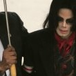 Michael Jackson arrives at the Santa Barbara County courthouse.