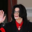 Michael Jackson arrives at the Santa Barbara County courthouse.