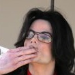 Michael Jackson arrives at the Santa Barbara County courthouse.