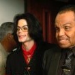 Michael Jackson arrives at the Santa Barbara County courthouse.