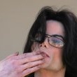 Michael Jackson arrives at the Santa Barbara County courthouse.