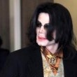 Michael Jackson arrives at the Santa Barbara County courthouse.