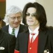 Michael Jackson arrives at the Santa Barbara County courthouse.