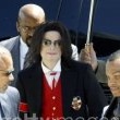 Michael Jackson arrives at the Santa Barbara County courthouse.