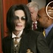 Michael Jackson arrives at the Santa Barbara County courthouse.