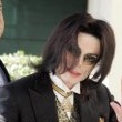 Michael Jackson arrives at the Santa Barbara County courthouse.