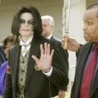 Michael Jackson arrives at the Santa Barbara County courthouse.