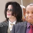 Michael Jackson arrives at the Santa Barbara County courthouse.