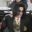 Michael Jackson arrives at the Santa Barbara County courthouse.