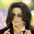 Michael Jackson arrives at the Santa Barbara County courthouse.