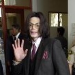 Michael Jackson arrives at the Santa Barbara County courthouse.