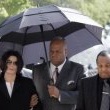 Michael Jackson arrives at the Santa Barbara County courthouse.