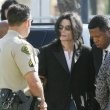 Michael Jackson arrives at the Santa Barbara County courthouse.