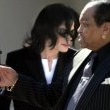 Michael Jackson arrives at the Santa Barbara County courthouse.