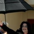 Michael Jackson arrives at the Santa Barbara County courthouse. Jury Selection.