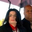 Michael Jackson arrives at the Santa Barbara County courthouse. Jury Selection.