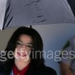 Michael Jackson arrives at the Santa Barbara County courthouse. Jury Selection.