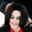Michael Jackson arrives at the Santa Barbara County courthouse. Jury Selection.