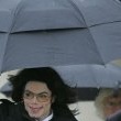 Michael Jackson arrives at the Santa Barbara County courthouse. Jury Selection.