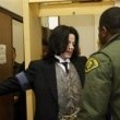Michael Jackson arrives at the Santa Barbara County courthouse. Jury Selection.