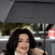 Michael Jackson arrives at the Santa Barbara County courthouse. Jury Selection.