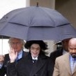 Michael Jackson arrives at the Santa Barbara County courthouse. Jury Selection.