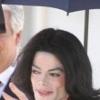 Michael Jackson arrives at the Santa Barbara County courthouse. Jury Selection.