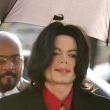 Michael Jackson arrives at the Santa Barbara County courthouse. Jury Selection.