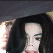Michael Jackson arrives at the Santa Barbara County courthouse. Jury Selection.