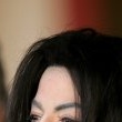 Michael Jackson arrives at the Santa Barbara County courthouse. Jury Selection.