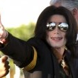 Michael Jackson arrives at the Santa Barbara County courthouse. Jury Selection.