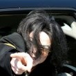 Michael Jackson arrives at the Santa Barbara County courthouse. Jury Selection.