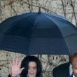Michael Jackson arrives at the Santa Barbara County courthouse. Jury Selection.