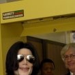 Michael Jackson arrives at the Santa Barbara County courthouse. Jury Selection.