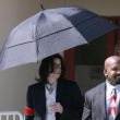 Michael Jackson arrives at the Santa Barbara County courthouse. Jury Selection.