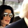 Michael Jackson arrives at the Santa Barbara County courthouse. Jury Selection.