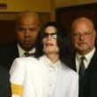 Michael Jackson arrives at the Santa Barbara County courthouse. Jury Selection.