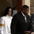 Michael Jackson arrives at the Santa Barbara County courthouse. Jury Selection.