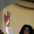 Michael Jackson arrives at the Santa Barbara County courthouse. Jury Selection.
