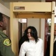 Michael Jackson arrives at the Santa Barbara County courthouse. Jury Selection.