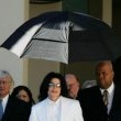 Michael Jackson arrives at the Santa Barbara County courthouse. Jury Selection.