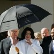 Michael Jackson arrives at the Santa Barbara County courthouse. Jury Selection.