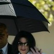 Michael Jackson arrives at the Santa Barbara County courthouse. Jury Selection.
