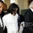 Michael Jackson arrives at the Santa Barbara County courthouse. Jury Selection.