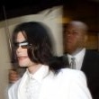 Michael Jackson arrives at the Santa Barbara County courthouse. Jury Selection.